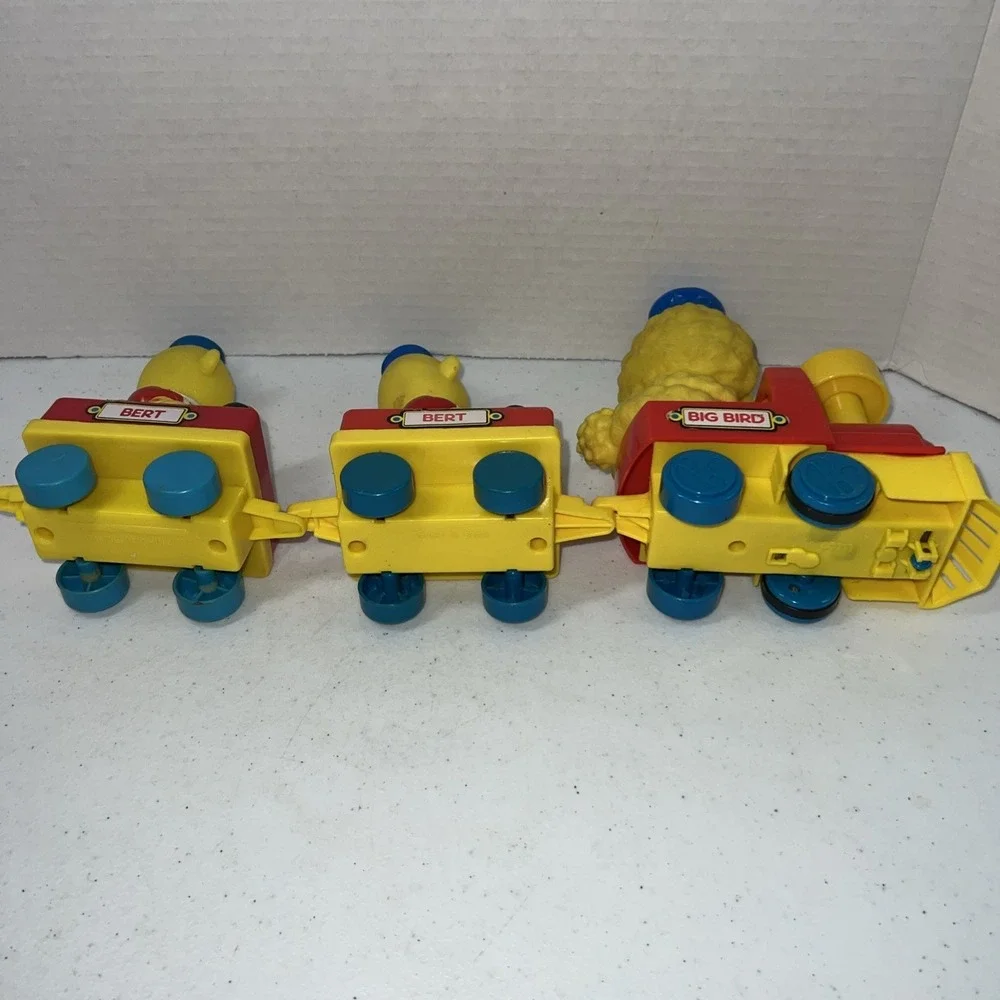 Sesame Street Big Bird's Wind Up Train Vintage Set With 2 Berts Works!‎